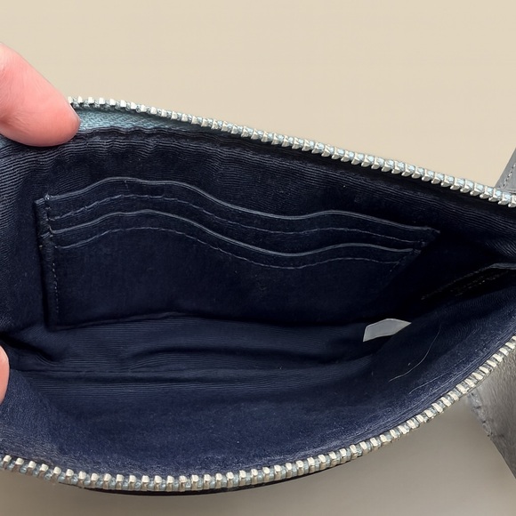 COACH Corner Zip Wristlet | Field Floral Print | Gray Leather w/ Flowers | EUC - Picture 3 of 3